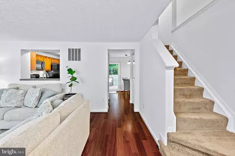 2508 Log Mill Ct, Crofton, MD 21114 photo 3