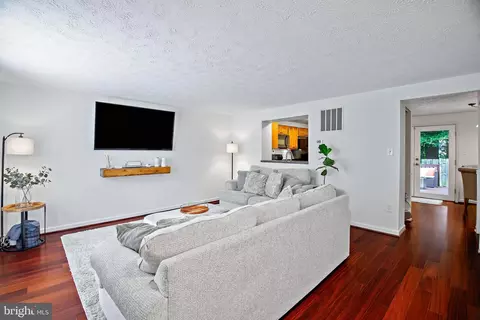 2508 Log Mill Ct, Crofton, MD 21114 photo 4