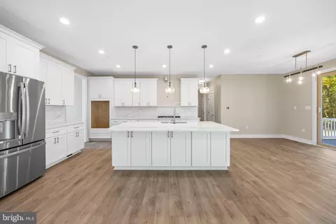 1406 Mccarter Ln, Edgewater, MD 21037 photo 6