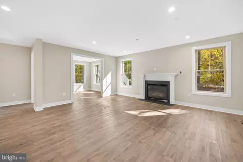 1406 Mccarter Ln, Edgewater, MD 21037 photo 5