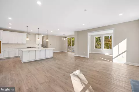 1406 Mccarter Ln, Edgewater, MD 21037 photo 4