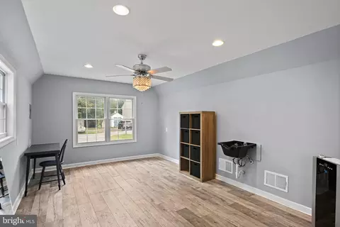 678 Wise Ave, Pasadena, MD 21122 photo 22