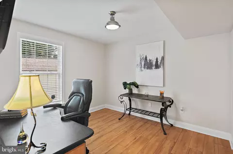 678 Wise Ave, Pasadena, MD 21122 photo 14