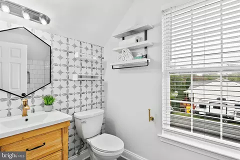 678 Wise Ave, Pasadena, MD 21122 photo 20