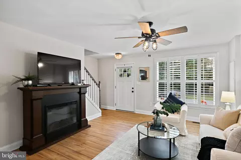 678 Wise Ave, Pasadena, MD 21122 photo 4