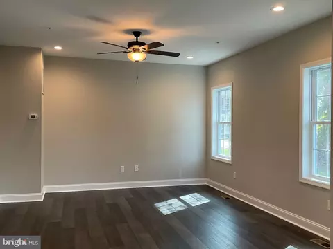 7798 Edgewood Ave, Pasadena, MD 21122 photo 18