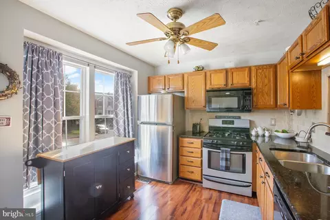 752 Pine Drift Dr, Odenton, MD 21113 photo 3