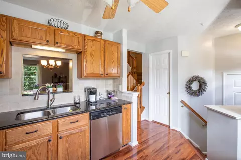 752 Pine Drift Dr, Odenton, MD 21113 photo 5