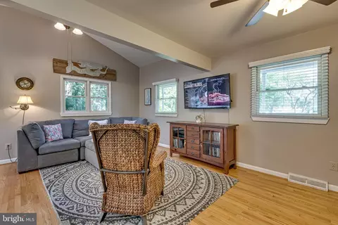 260 8th St, Pasadena, MD 21122 photo 15