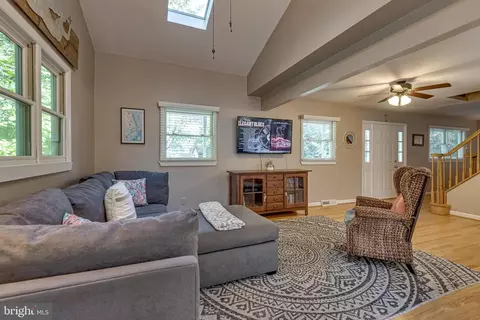 260 8th St, Pasadena, MD 21122 photo 7