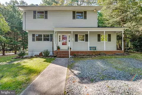 260 8th St, Pasadena, MD 21122 photo 2