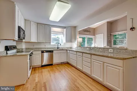 260 8th St, Pasadena, MD 21122 photo 10
