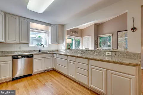 260 8th St, Pasadena, MD 21122 photo 11
