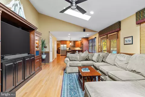 8297 Capel Dr, Pasadena, MD 21122 photo 19