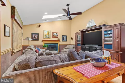 8297 Capel Dr, Pasadena, MD 21122 photo 18
