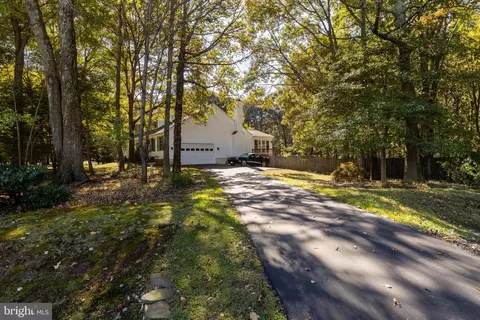 8297 Capel Dr, Pasadena, MD 21122 photo 5