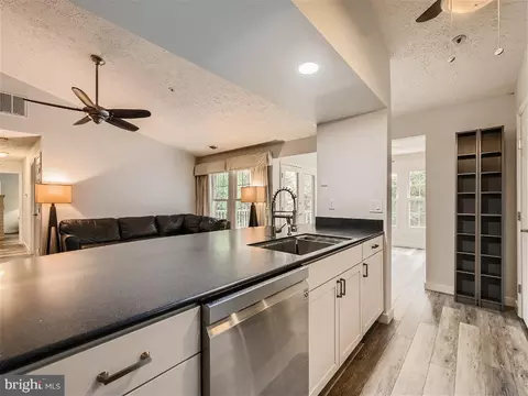 691 Deering Rd #4K, Pasadena, MD 21122 photo 6