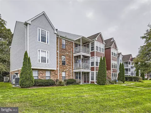 691 Deering Rd #4K, Pasadena, MD 21122 photo 2