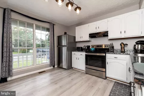 3406 Marble Arch Dr, Pasadena, MD 21122 photo 4