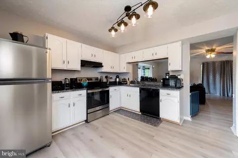 3406 Marble Arch Dr, Pasadena, MD 21122 photo 5