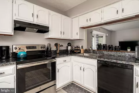 3406 Marble Arch Dr, Pasadena, MD 21122 photo 6