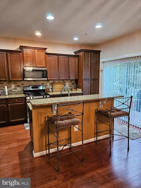 8543 Crooked Tree Ln, Laurel, MD 20724 photo 4