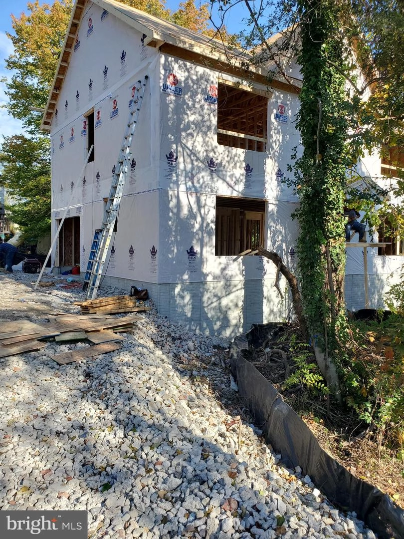 816 204th St, Pasadena, MD 21122 photo 2