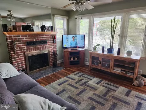 8458 Bedford Rd, Pasadena, MD 21122 photo 2