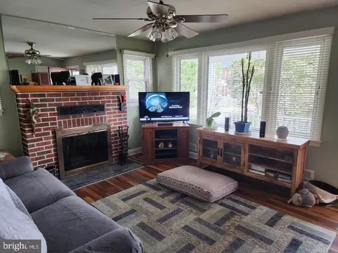 8458 Bedford Rd, Pasadena, MD 21122 photo 3