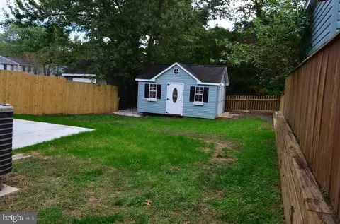 3525 Old Crown Dr, Pasadena, MD 21122 photo 5