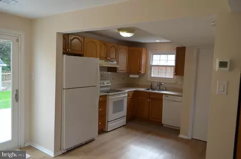 3525 Old Crown Dr, Pasadena, MD 21122 photo 10