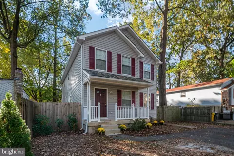 705 203rd St, Pasadena, MD 21122 photo 2