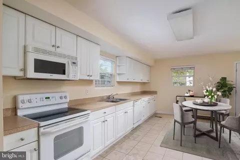 705 203rd St, Pasadena, MD 21122 photo 9