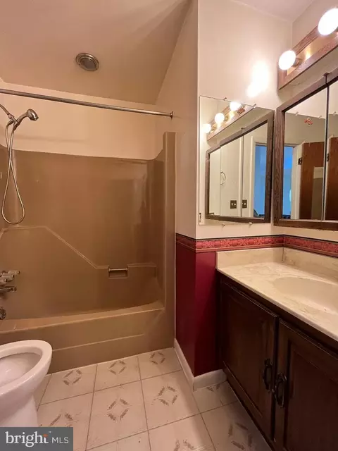 515 Oak Rd, Pasadena, MD 21122 photo 8