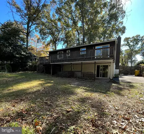 515 Oak Rd, Pasadena, MD 21122 photo 2