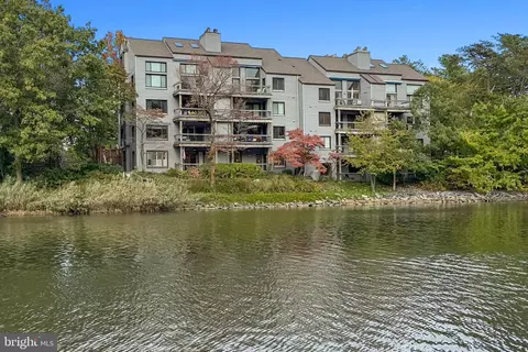 14 Spa Creek Lndg #A, Annapolis, MD 21403