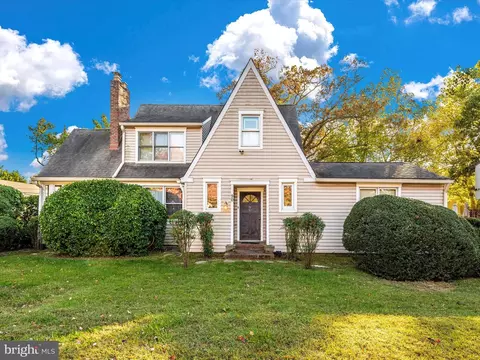 90 Bar Harbor Rd, Pasadena, MD 21122