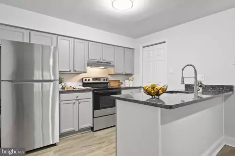 19 C Heritage Ct, Annapolis, MD 21401