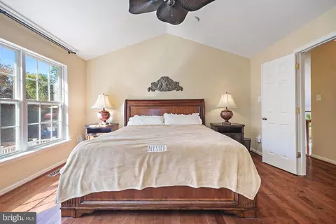 8027 Flora Ln, Pasadena, MD 21122 photo 17