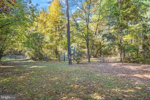 8027 Flora Ln, Pasadena, MD 21122 photo 38