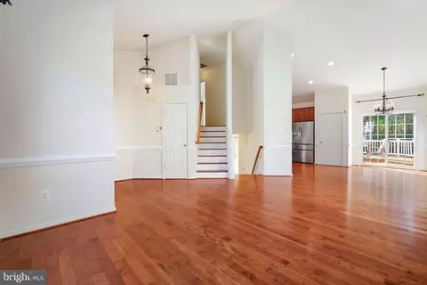 8027 Flora Ln, Pasadena, MD 21122 photo 5