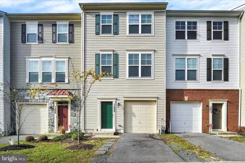 7608 Glaser Ln, Glen Burnie, MD 21061