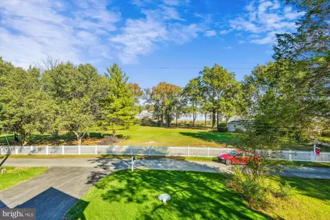 1047 Old Turkey Point Rd, Edgewater, MD 21037 photo 4