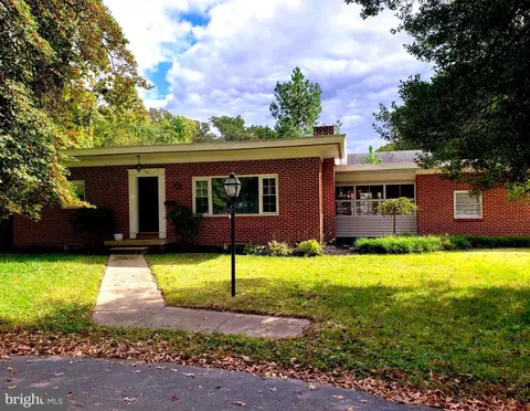 103 E Hamburg St, Pasadena, MD 21122