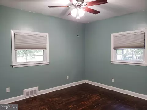 103 E Hamburg St, Pasadena, MD 21122 photo 13