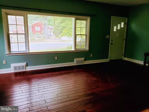 103 E Hamburg St, Pasadena, MD 21122 photo 7