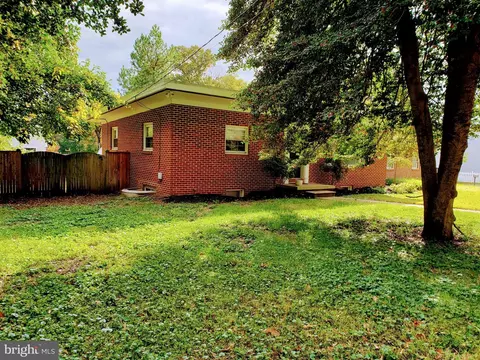 103 E Hamburg St, Pasadena, MD 21122 photo 4