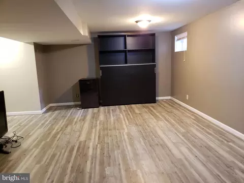 103 E Hamburg St, Pasadena, MD 21122 photo 32
