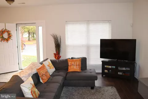 2015 Cramer Point Ct, Odenton, MD 21113 photo 2