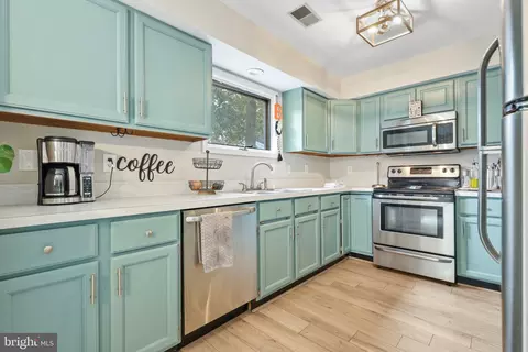Kitchen - 1207 Juniper St, Shady Side, MD 20764 photo 2 of 4